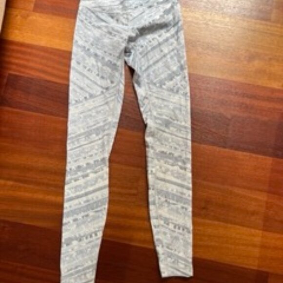 Lululemon, Size 4 - Picture 1 of 2